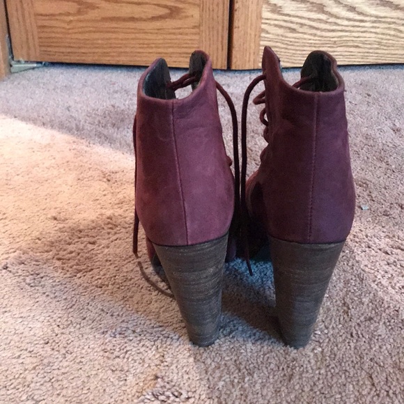 CLOSE OUT SALE: Steve Madden Raspy Booties - Picture 4 of 5